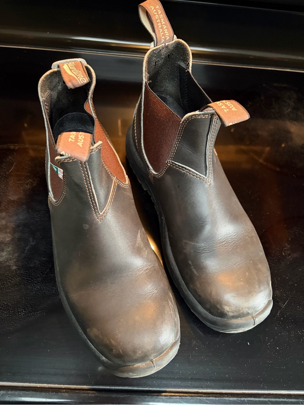 Blundstone Brown Leather Chukka Boots with Tan Pull Tabs